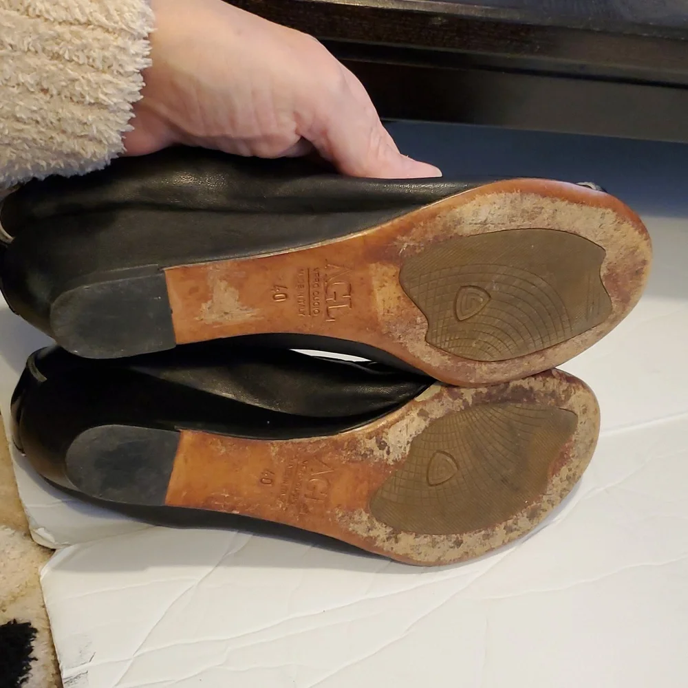 AGL Leather Cap Toe Wedges In Black Size 40 - US 10